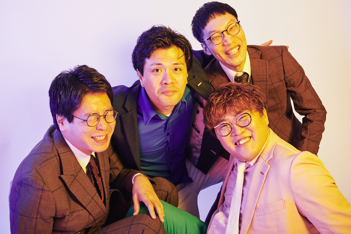 男性ブランコとマユリカ。