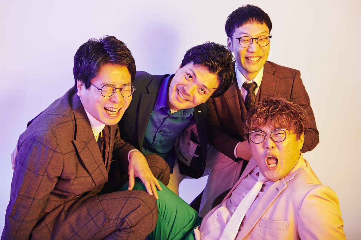 男性ブランコとマユリカ。