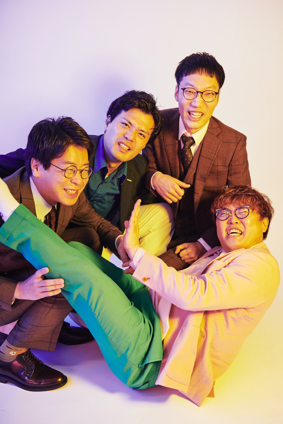 男性ブランコとマユリカ。