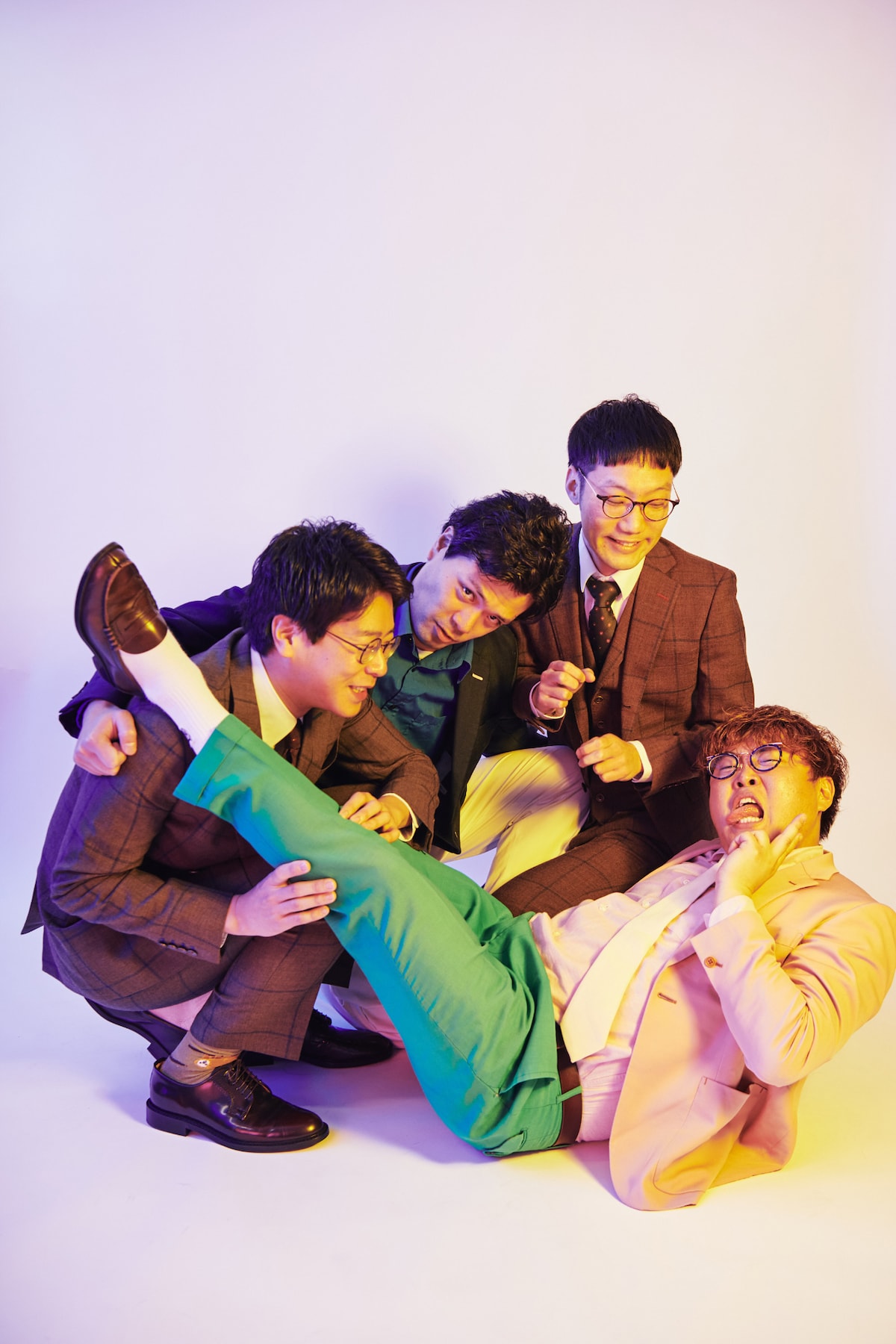 男性ブランコとマユリカ。