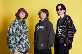 Dannie Mayって何者？カバー企画Super CRIPに選出されたコンセプチュアルな3ボーカルバンドの歩み