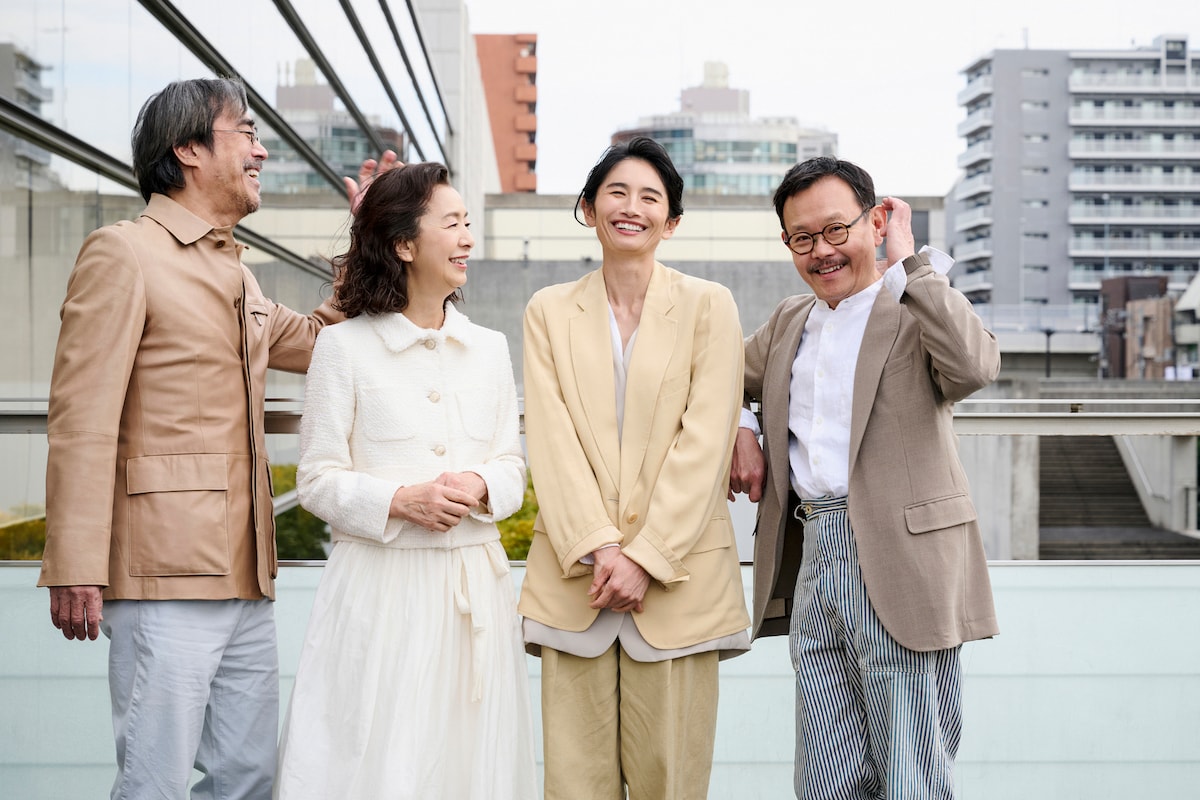 左から益岡徹、高橋惠子、小島聖、近藤芳正。