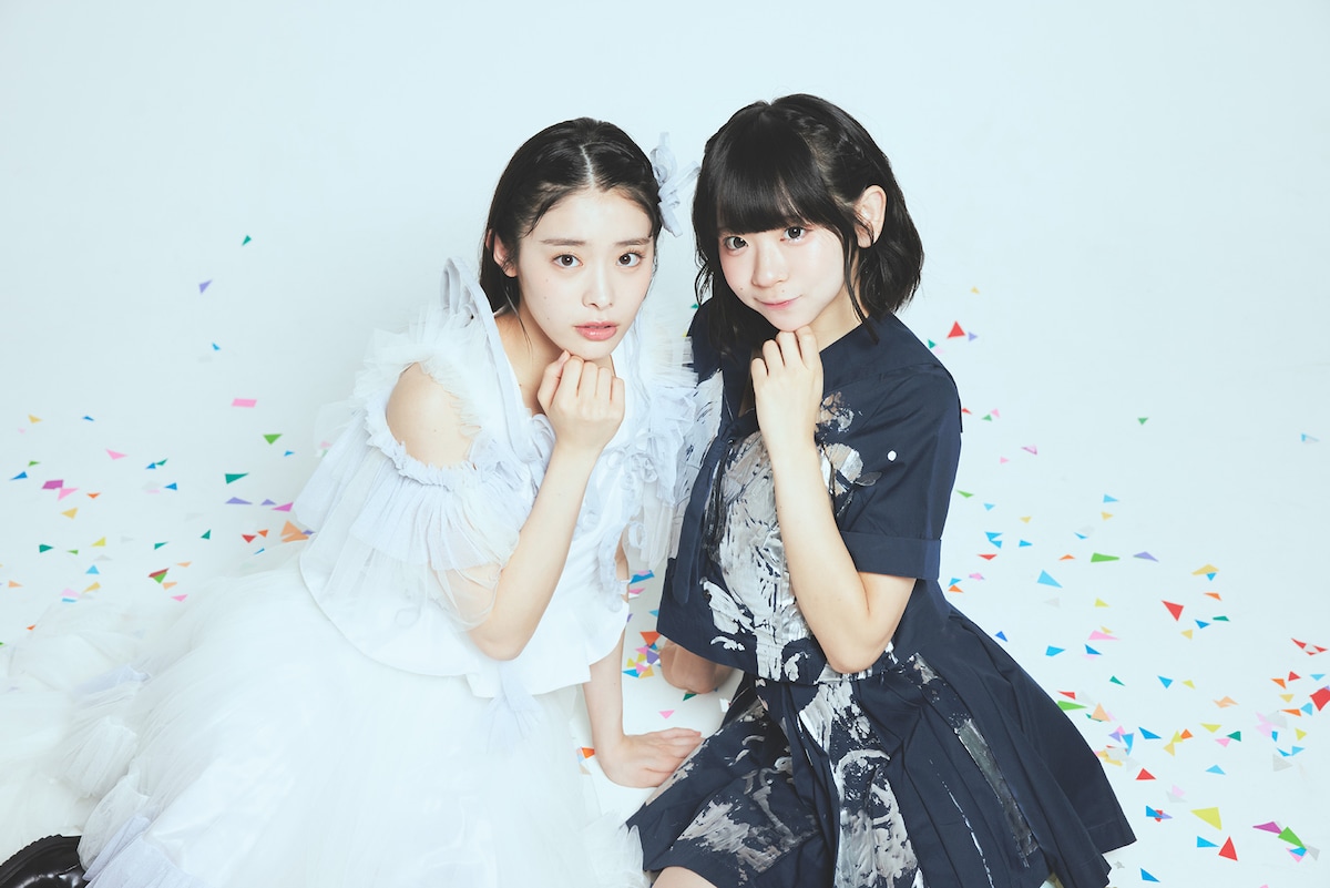 風見和香（左）と高咲陽菜（右）。