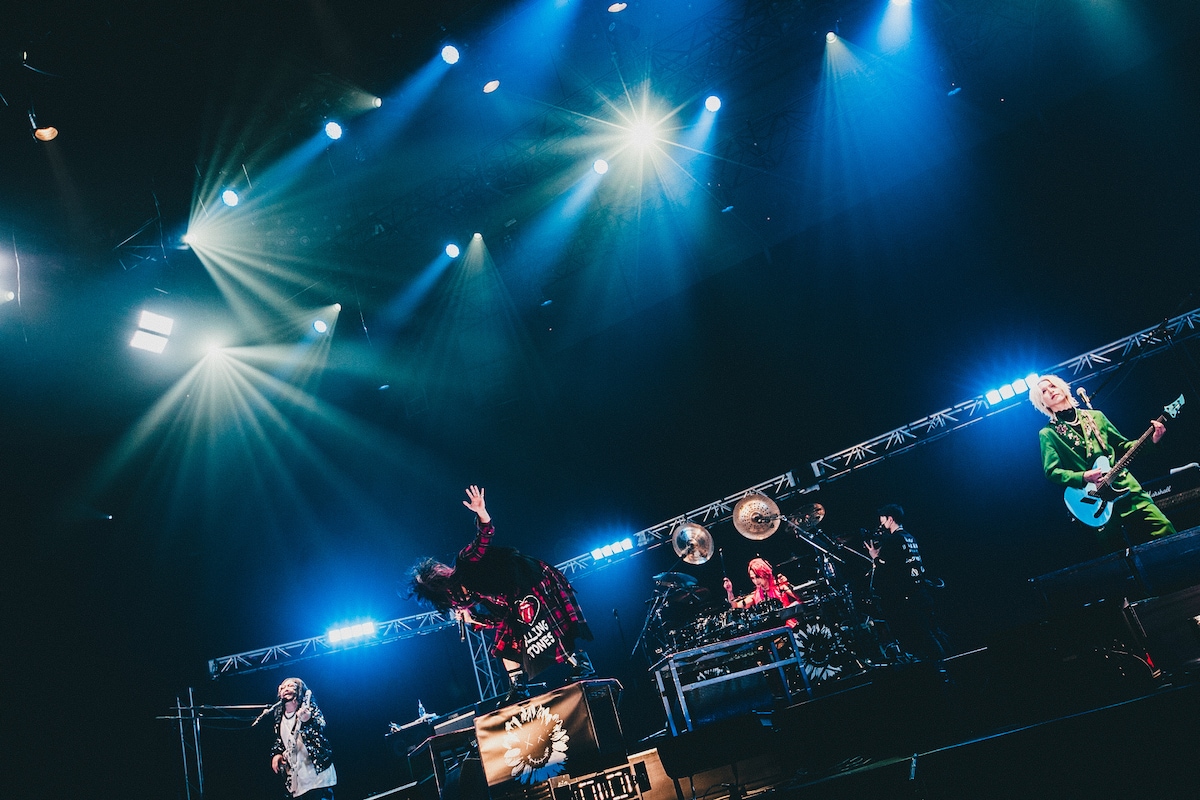 「V系って知ってる？」よりDEZERT。（Photo by TAKAHIRO TAKINAMI）