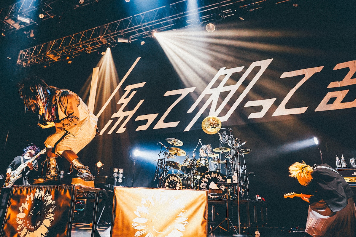 DEZERT(撮影:西槇太一)