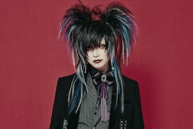 DEZERT千秋ソロインタビュー｜裸の歌で表現するバンドの核心