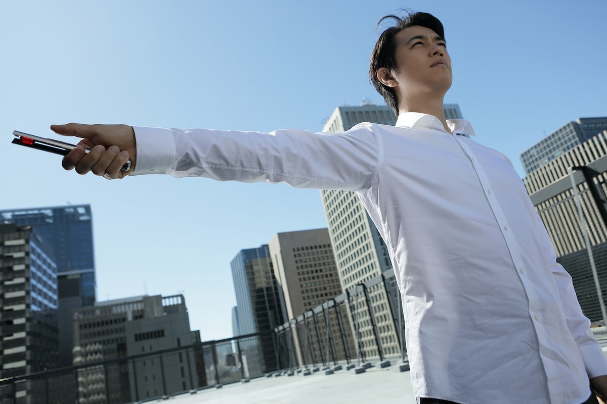 斎藤工演じる神永新二。