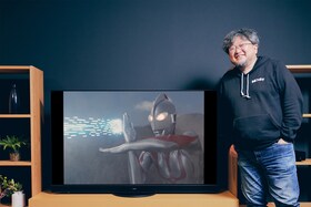 デジナタ連載 樋口真嗣がマイクロレンズ4K有機ELビエラで「シン・ウルトラマン」鑑賞「本来意図した色味をくっきり見せてくれる」