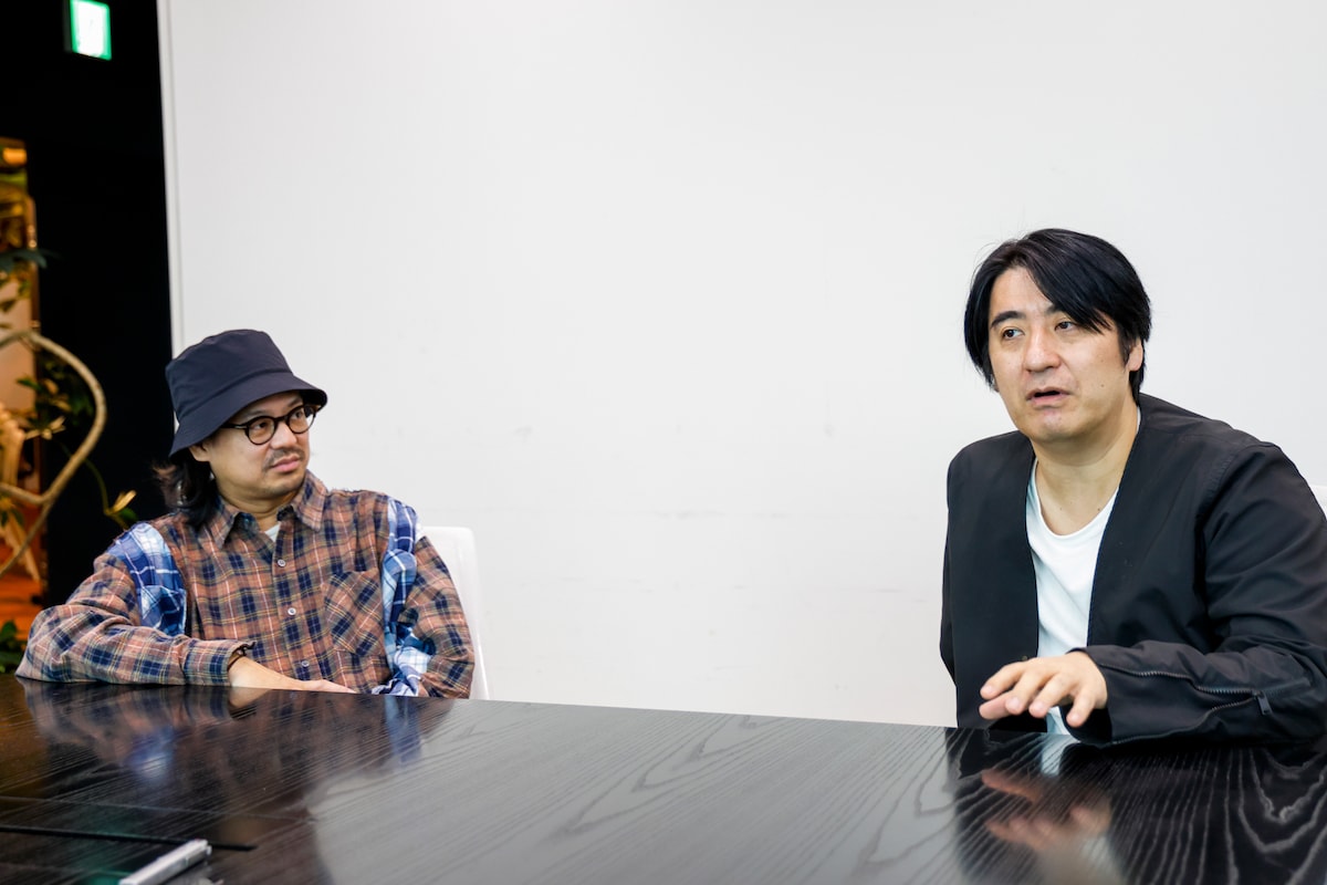 左から藤井健太郎、佐久間宣行。