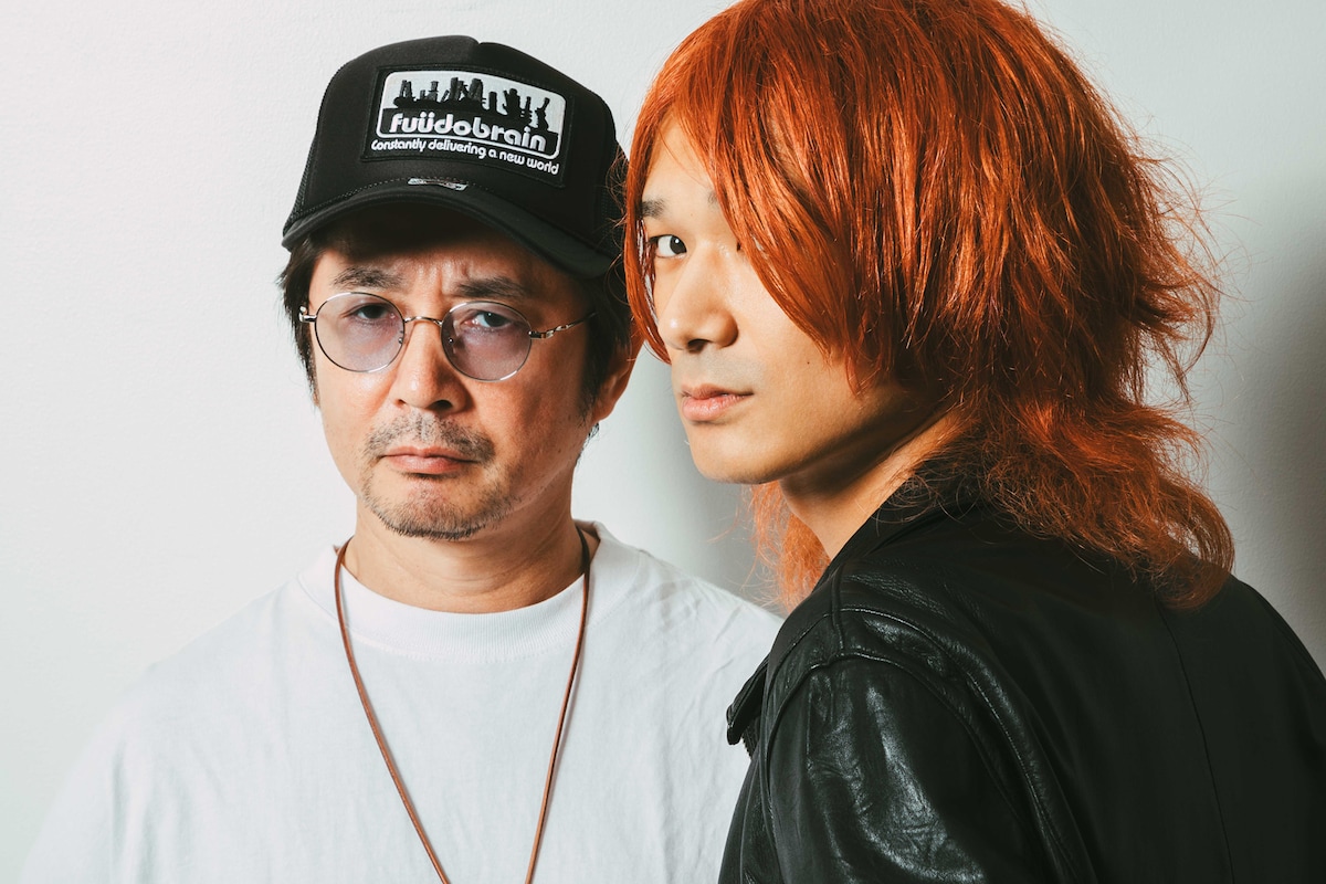 左から増子直純（怒髪天）、佐々木亮介（a flood of circle）。