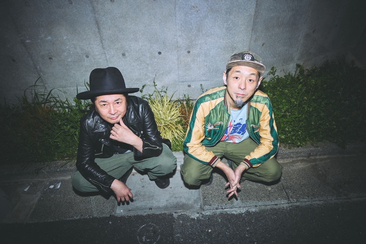 左から増子直純、宮藤官九郎。