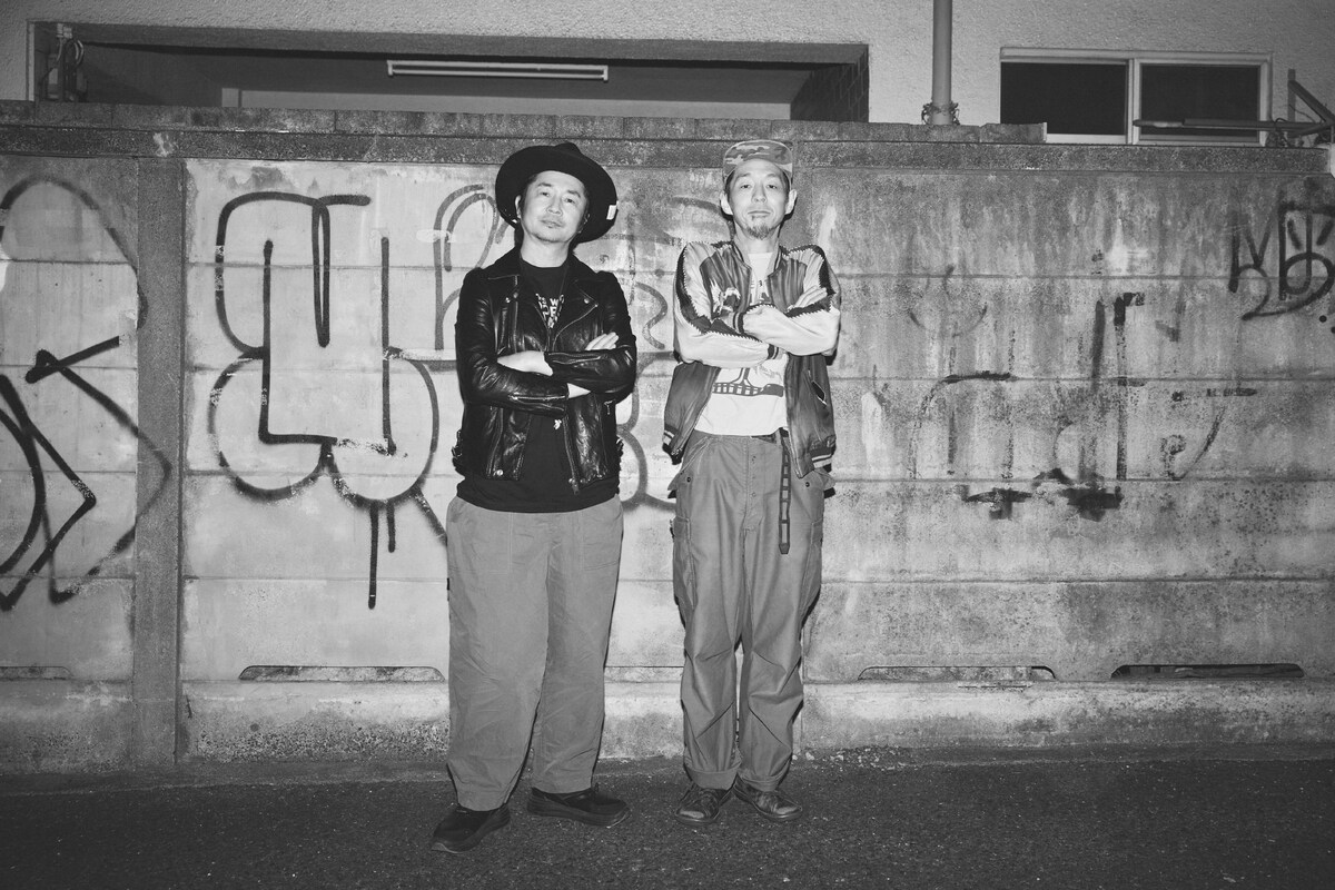 左から増子直純、宮藤官九郎。