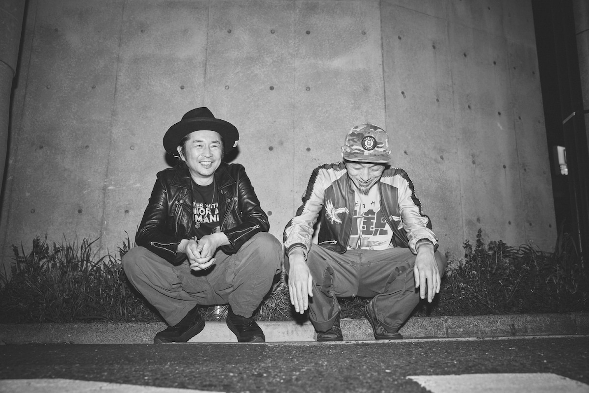 左から増子直純、宮藤官九郎。