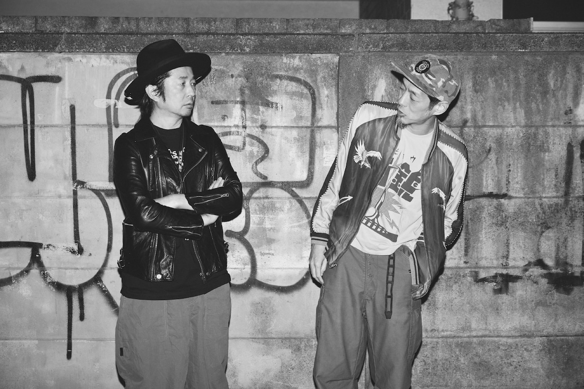 左から増子直純、宮藤官九郎。