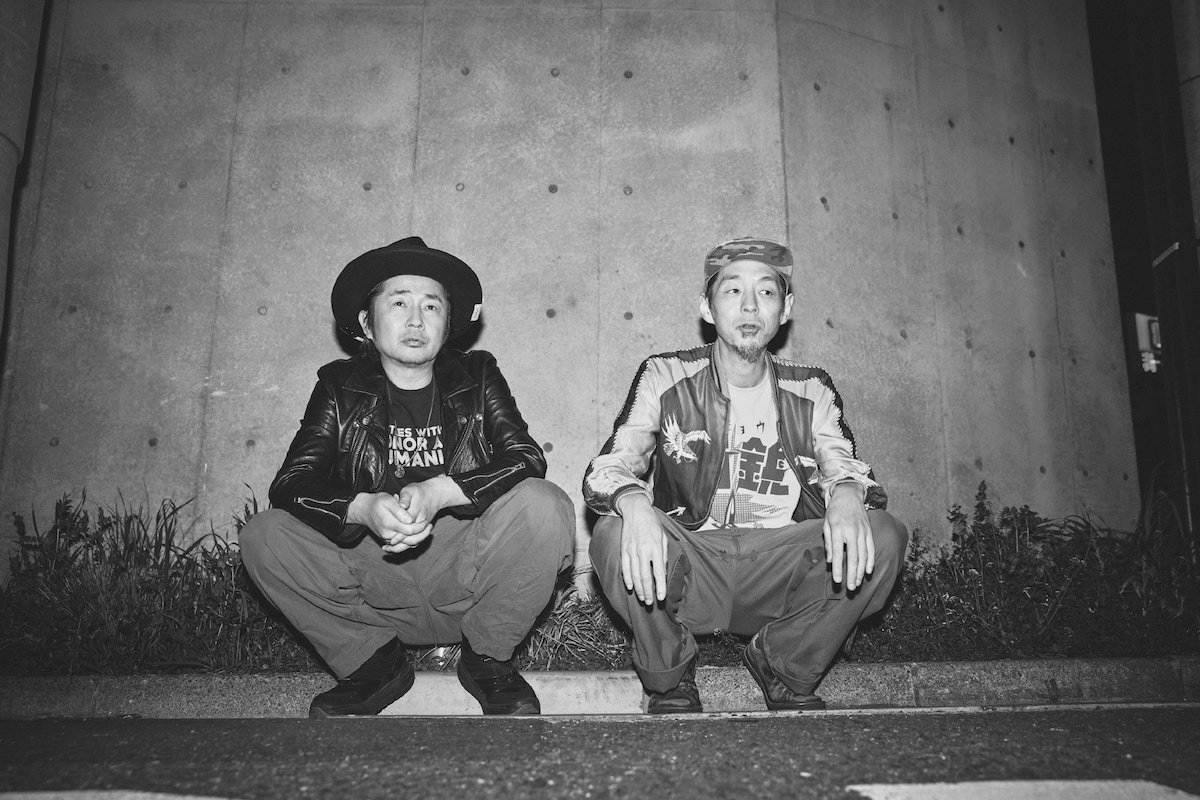 左から増子直純、宮藤官九郎。