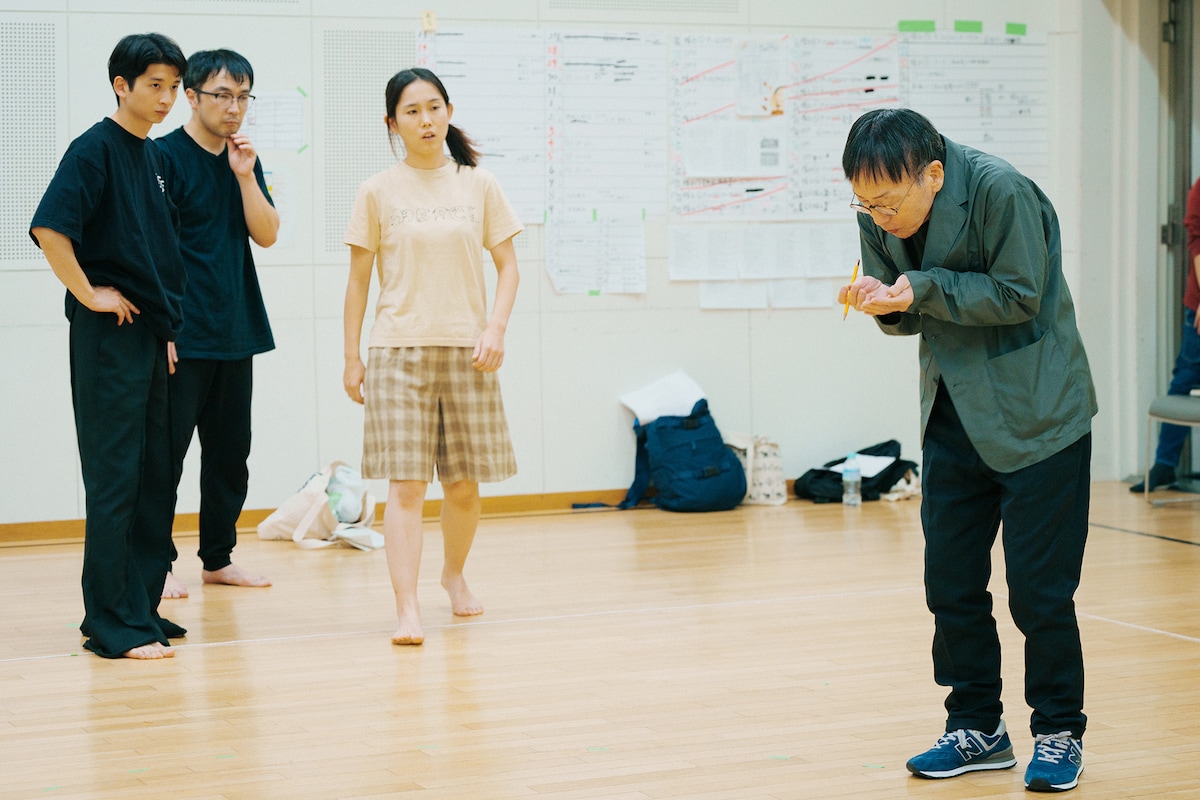 藤井千帆 / 鈴木麻美企画「淋しいおさかな」の様子。