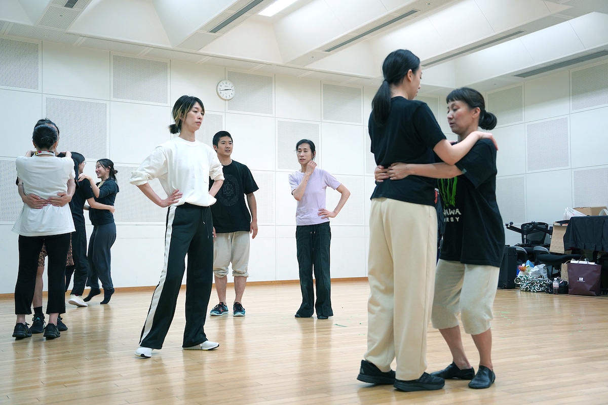 手代木花野（写真右）。（撮影：熊井玲）