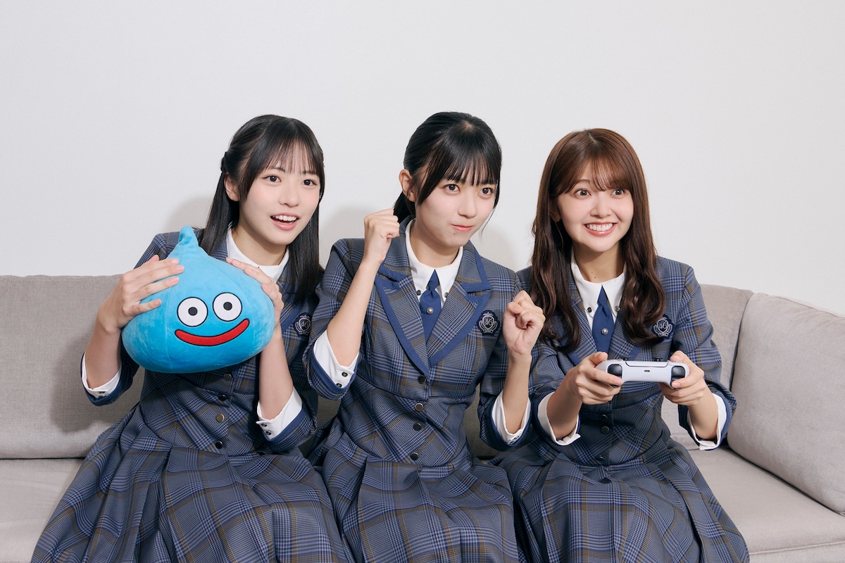 左から正源司陽子、平尾帆夏、山下葉留花。