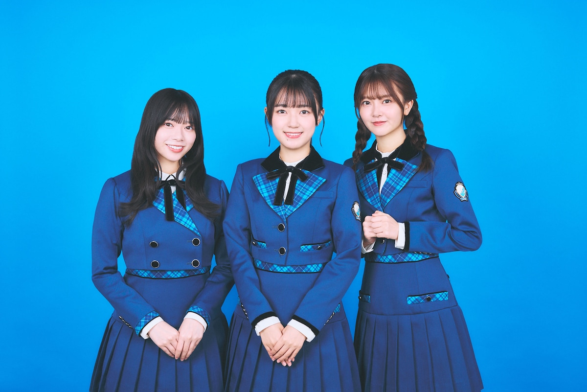 左から山口陽世、平尾帆夏、山下葉留花。