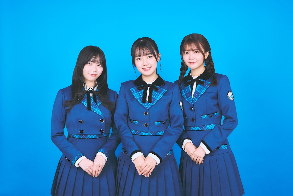 左から山口陽世、平尾帆夏、山下葉留花。