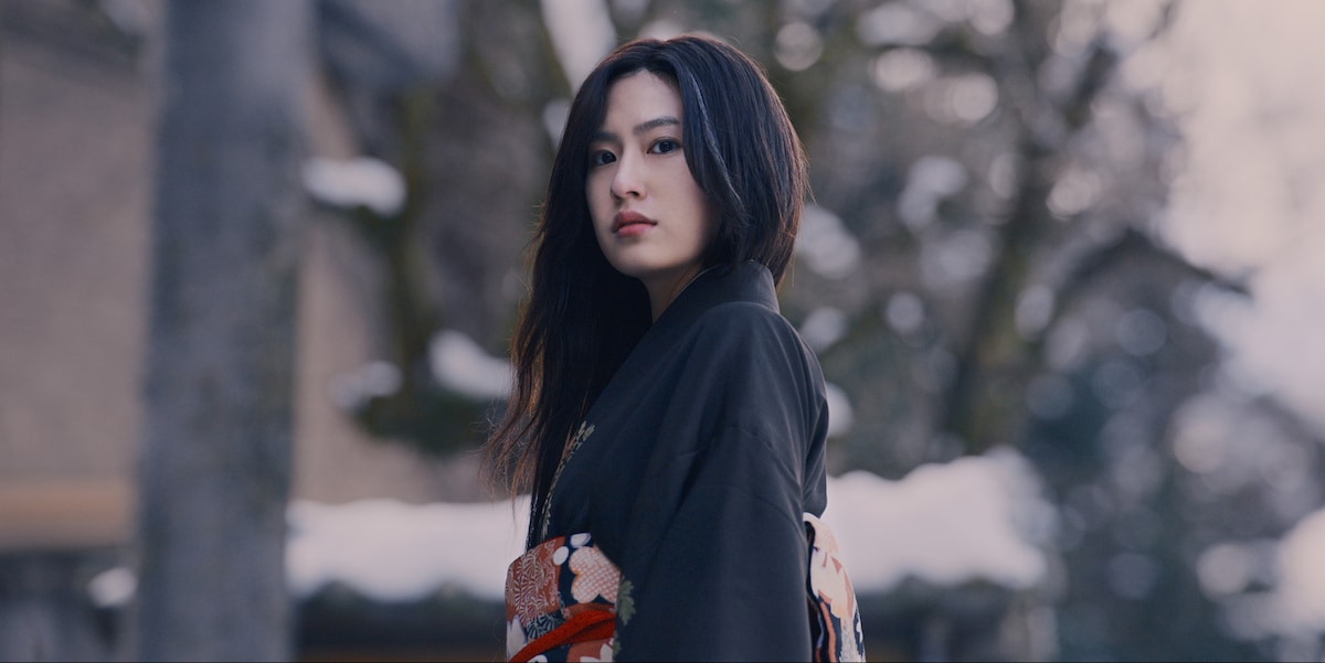 恒松祐里演じる、後藤銀の若き頃。後藤家の人間でありながら、供花村の村人から虐げられている美しい女性。ある出来事をきっかけに、後藤家と供花村へ復讐を誓う。