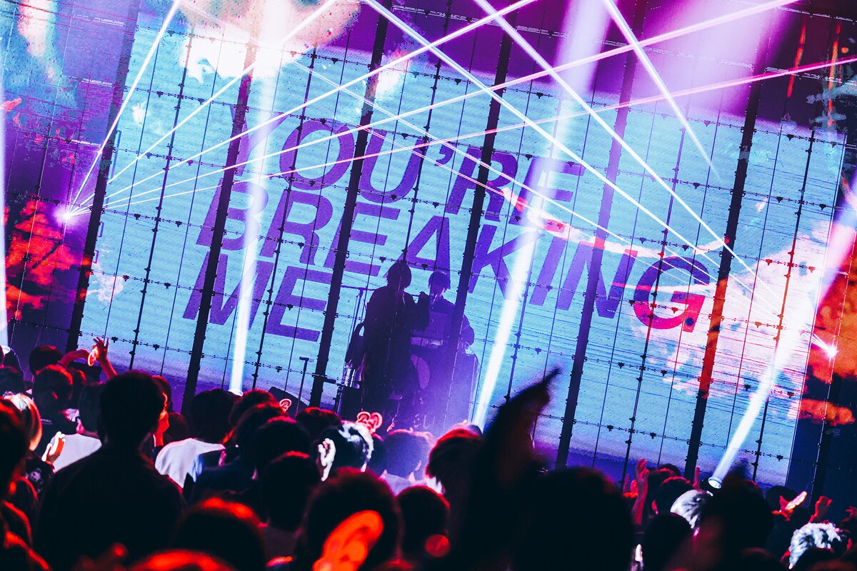 「DUSTCELL TOUR 2022『百鬼夜行』」Zepp Osaka Bayside公演の様子。