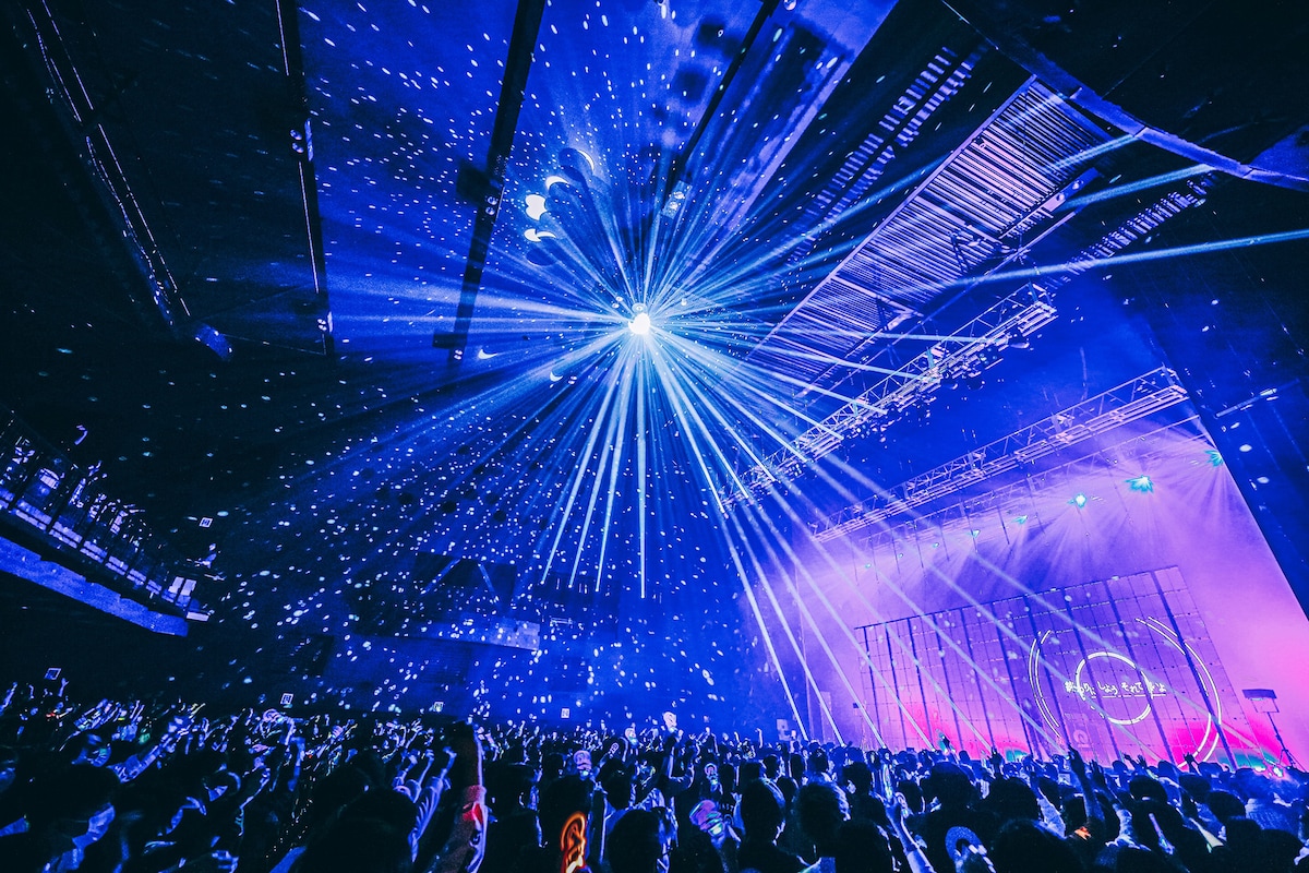 「DUSTCELL TOUR 2022『百鬼夜行』」Zepp Osaka Bayside公演の様子。