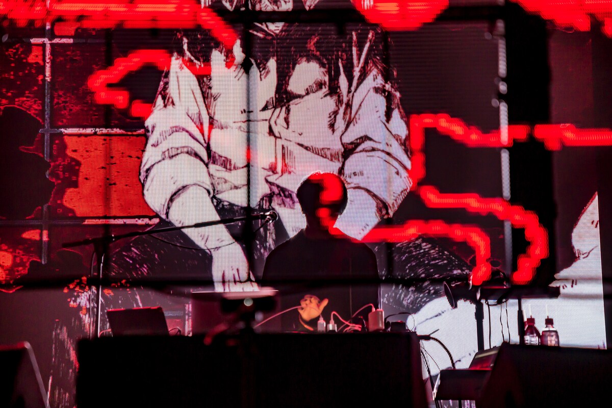 「DUSTCELL LIVE 2022『PREPARATION』」より、Misumi。（Photo by Takashi Konuma）