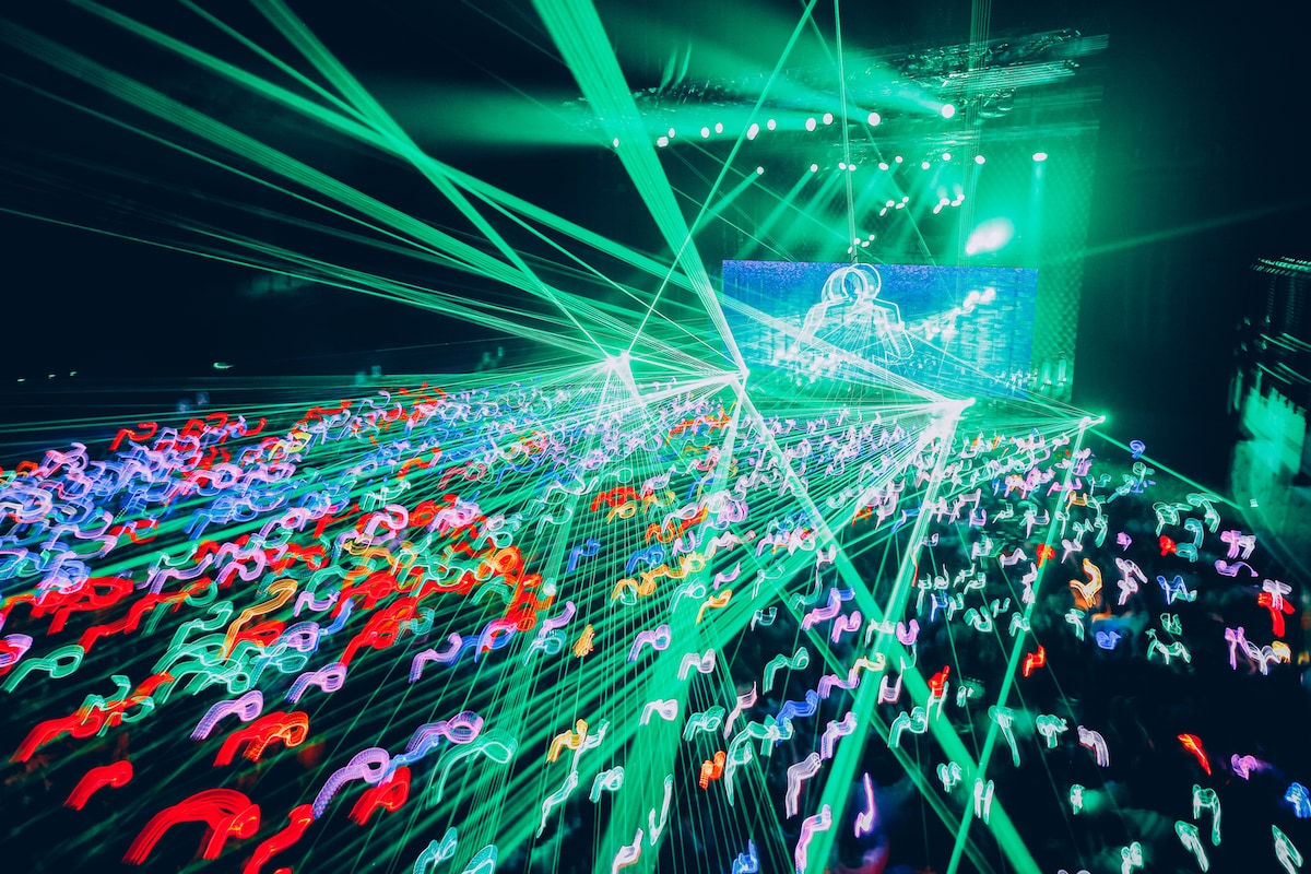 「DUSTCELL TOUR 2023『ROUND TRIP』」Zepp Osaka Bayside公演の様子。