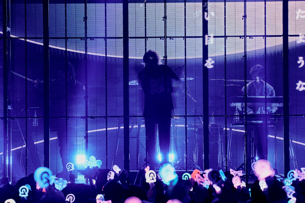 「DUSTCELL LIVE 2025 -月の裏-」の様子。（撮影：日吉“JP”純平）