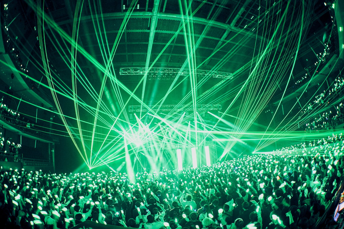 「DUSTCELL LIVE 2025 -月の裏-」の様子。（撮影：日吉“JP”純平）