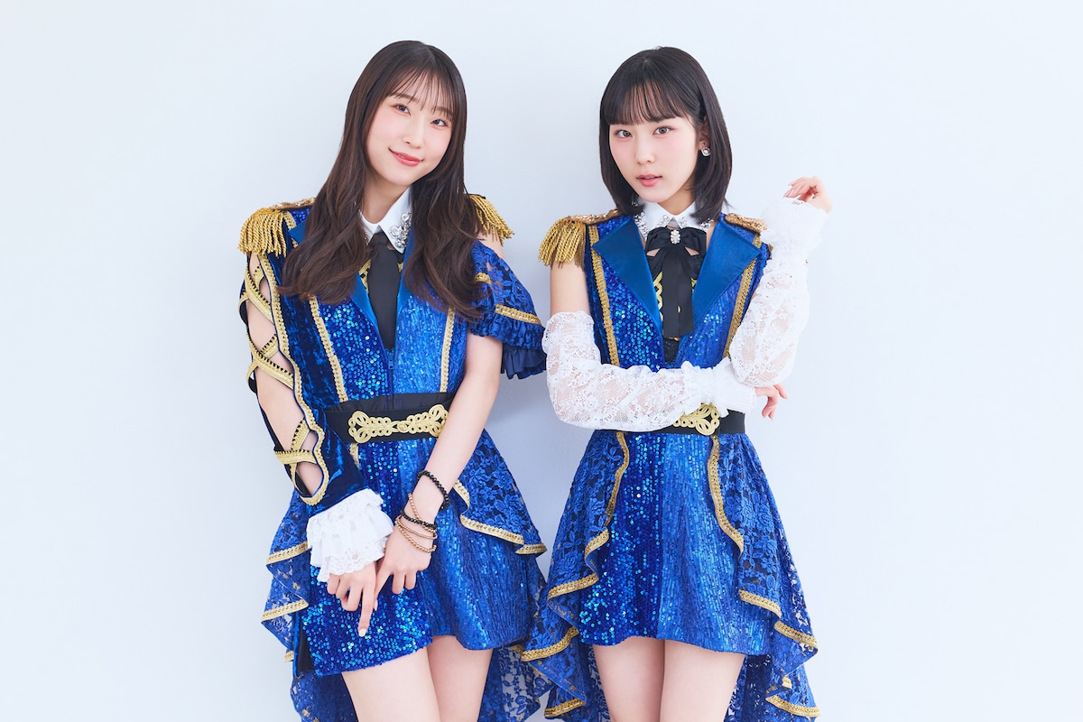 左から段原瑠々（Juice=Juice）、江端妃咲（Juice=Juice）。