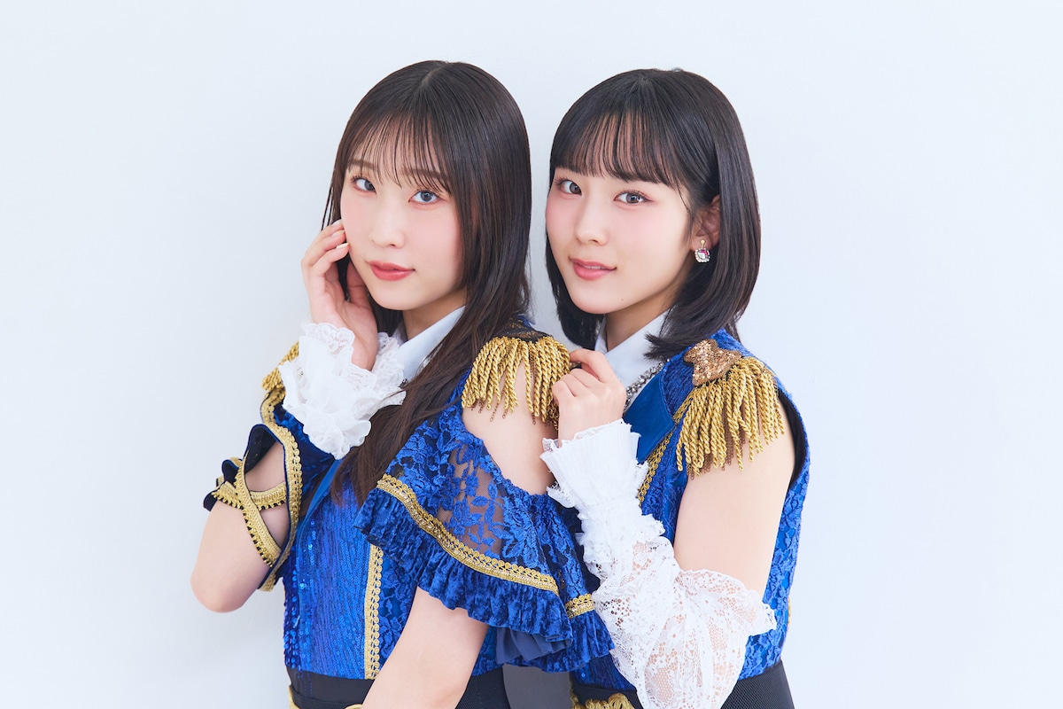 左から段原瑠々（Juice=Juice）、江端妃咲（Juice=Juice）。