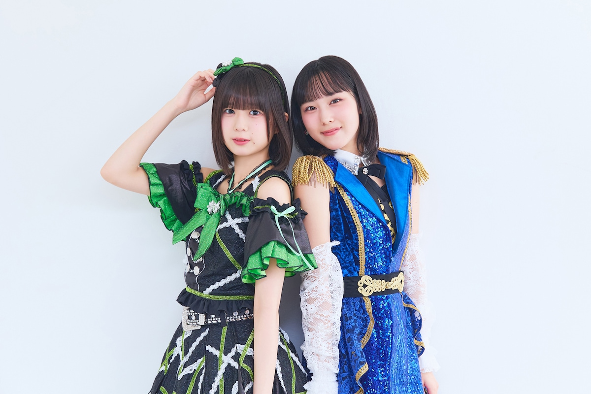 左から小久保柚乃（私立恵比寿中学）、江端妃咲（Juice=Juice）。