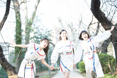 左から桜木心菜、風見和香、小久保柚乃。