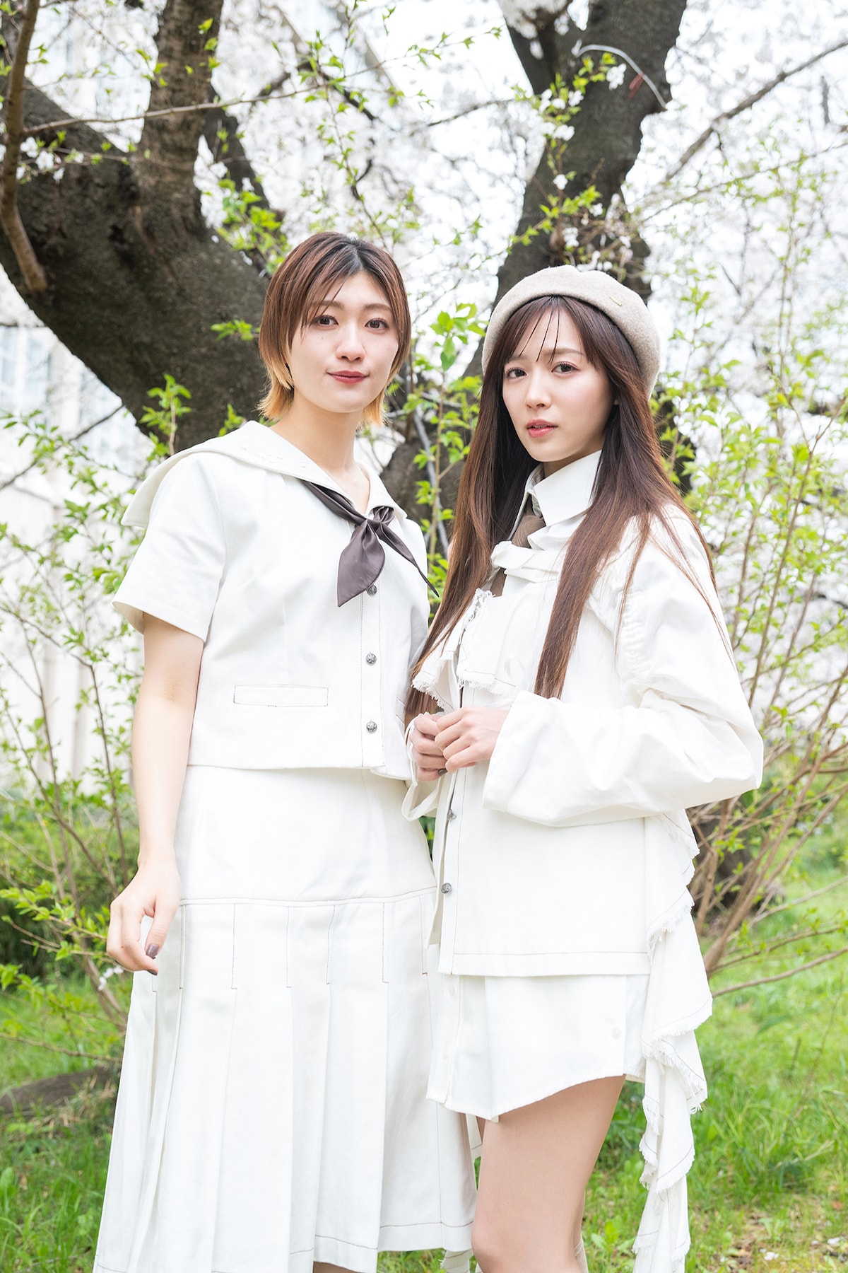 左から小林歌穂、中山莉子。