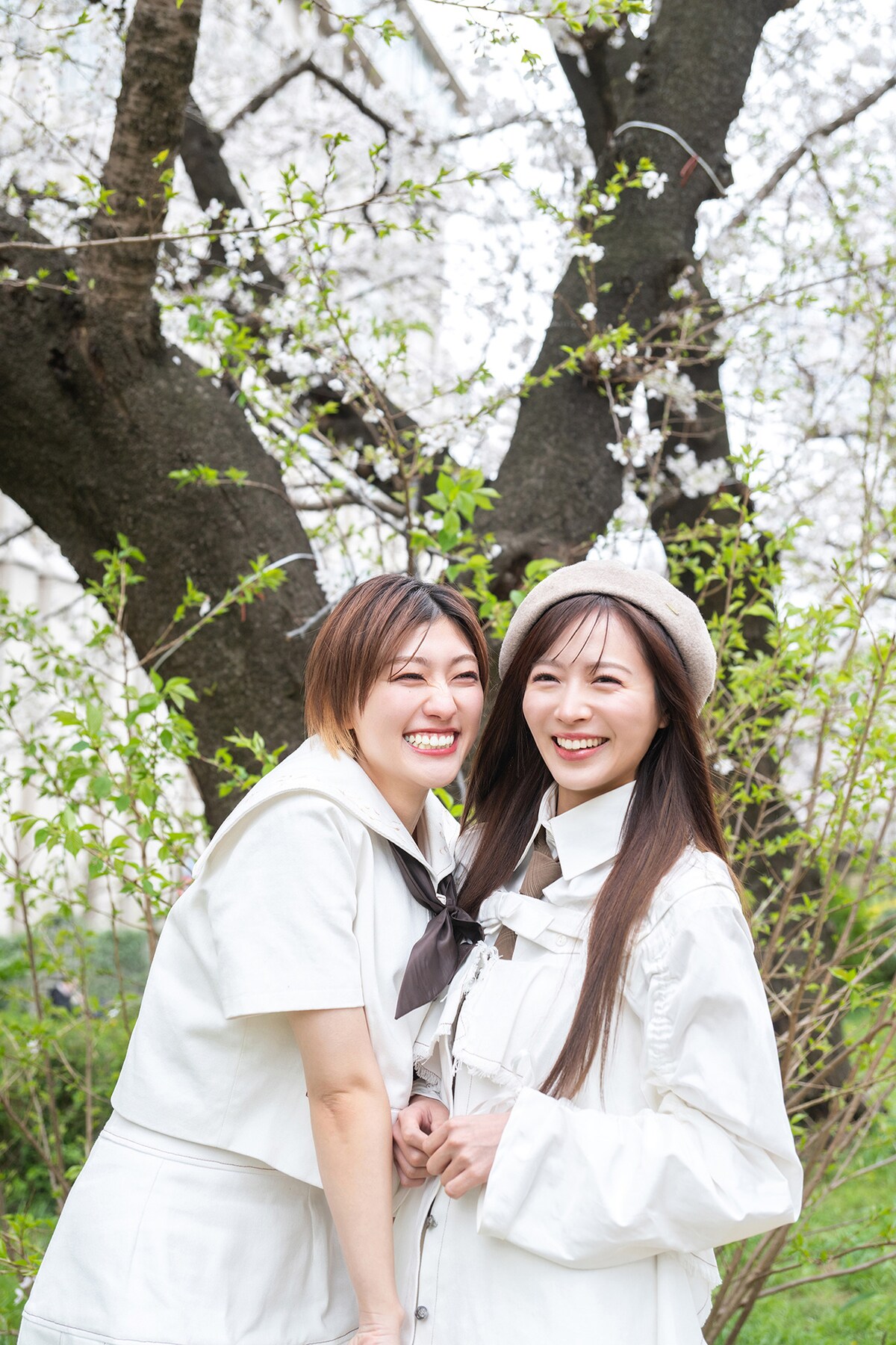 左から小林歌穂、中山莉子。