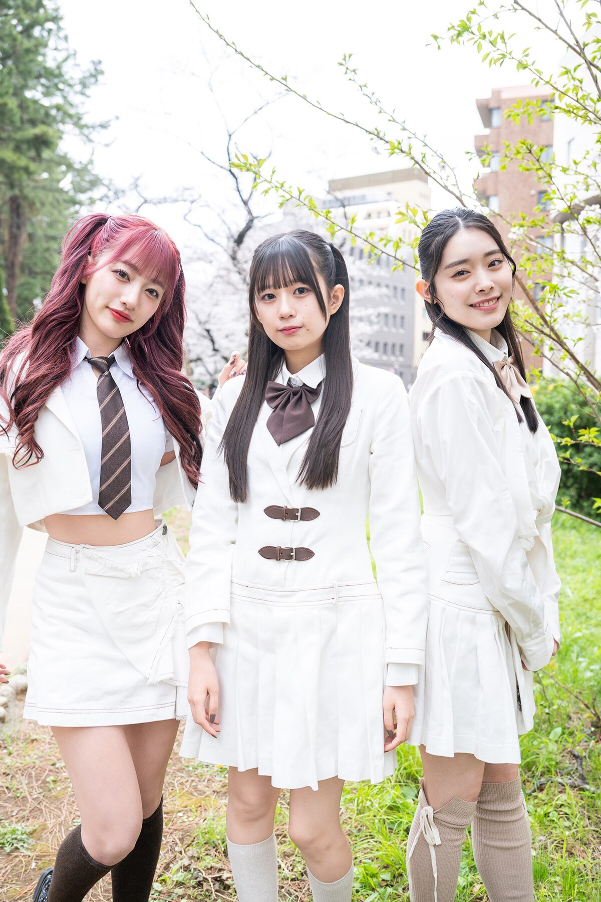 左から桜木心菜、小久保柚乃、風見和香。