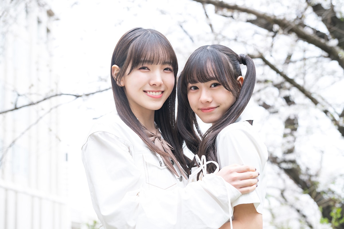 左から桜井えま、仲村悠菜。
