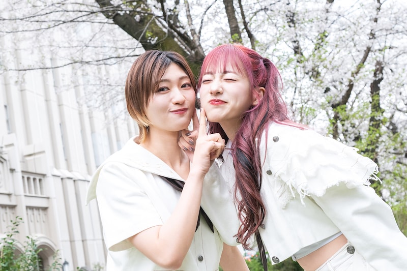 小林歌穂と桜木心菜。