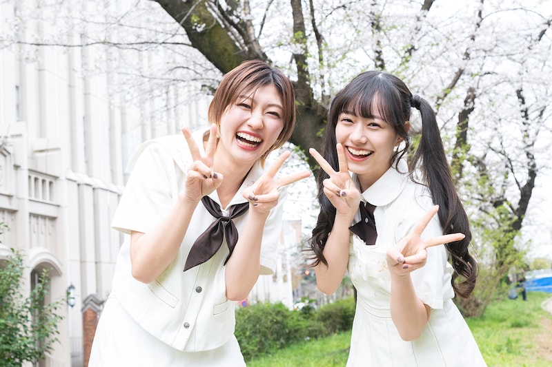 小林歌穂と仲村悠菜。