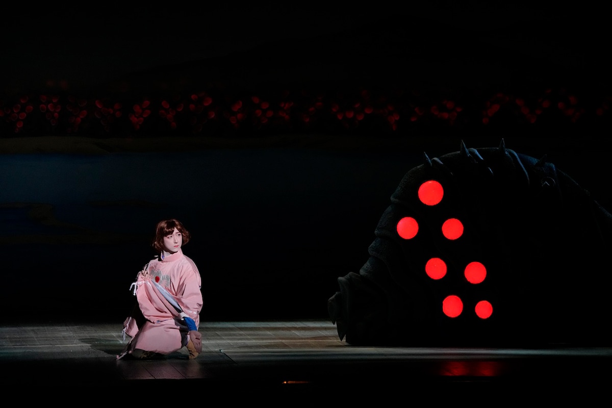 「風の谷のナウシカ 上の巻 ―白き魔女の戦記―」より、中村米吉扮するナウシカ。©松竹