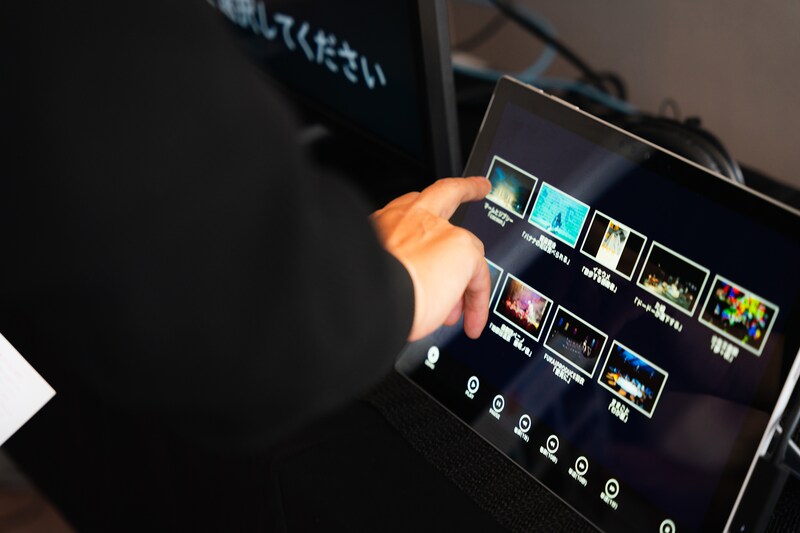 三重県総合文化センター 生涯学習棟での鑑賞ブースの様子。