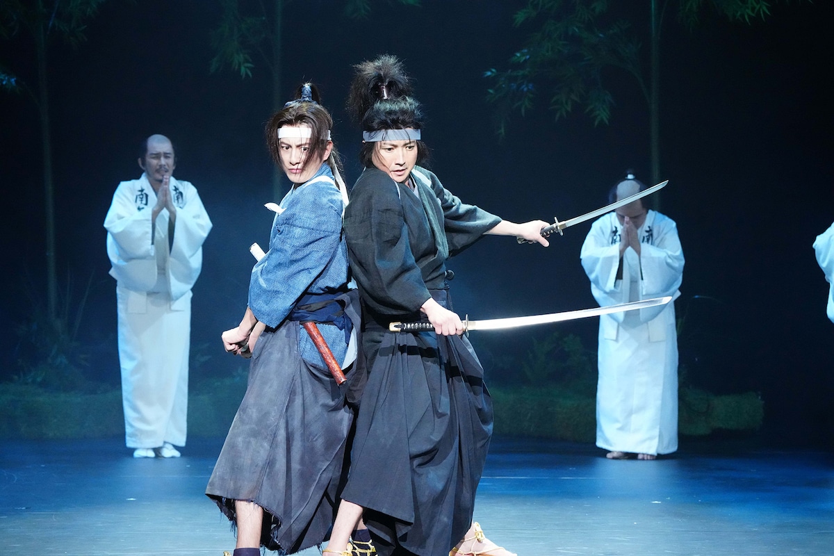 蜷川幸雄七回忌追悼公演「ムサシ」より。（撮影：田中亜紀）