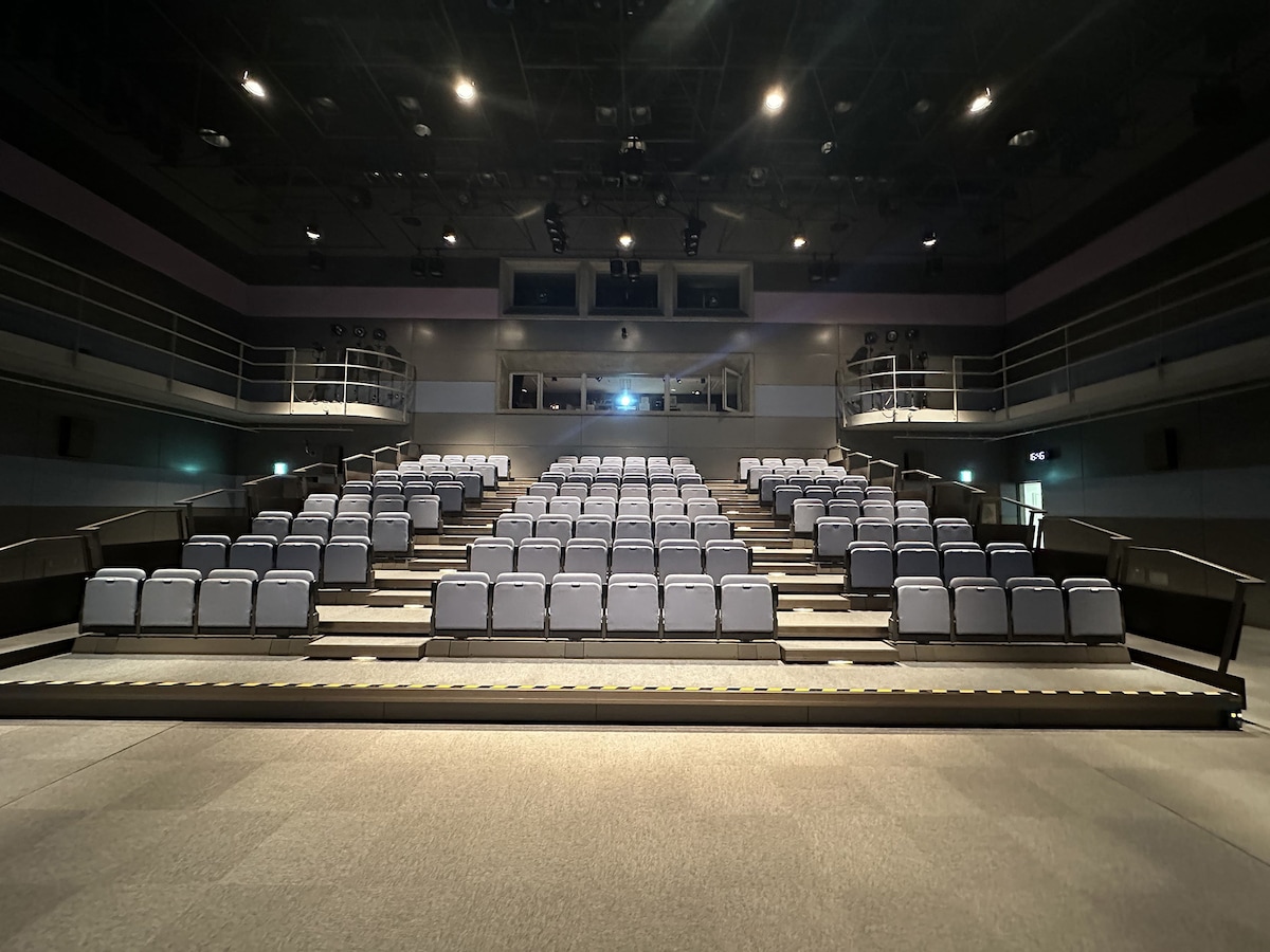 会場となった徳島県立二十一世紀館 イベントホールの様子。