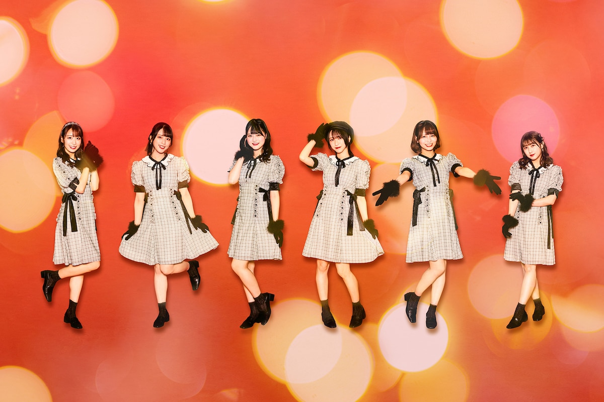 左から瀧脇笙古、佐々木舞香、髙松瞳、野口衣織、大場花菜、山本杏奈。