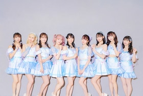 ＝LOVE「ナツマトぺ」特集｜夏のニューシングル全収録曲を語るメンバーインタビュー＋≒JOYミニインタビュー