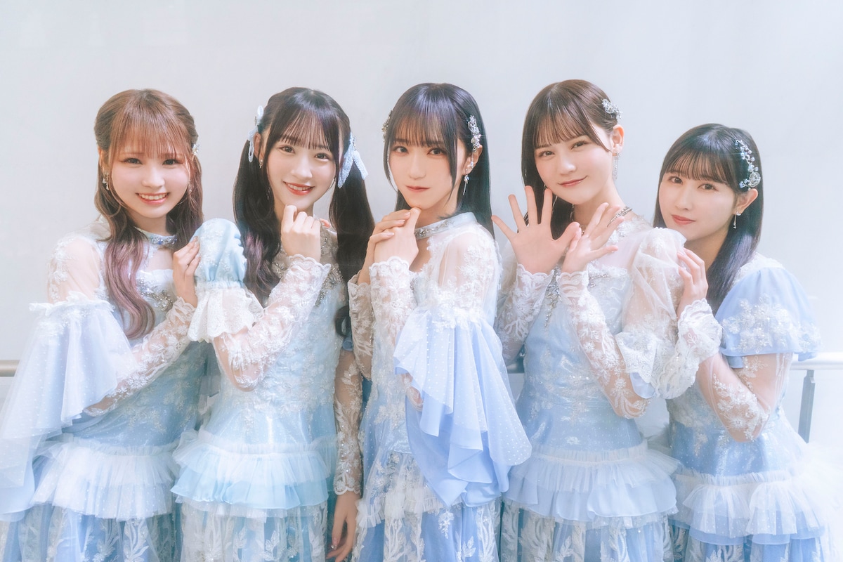 左から大場花菜、音嶋莉沙、野口衣織、髙松瞳、山本杏奈。