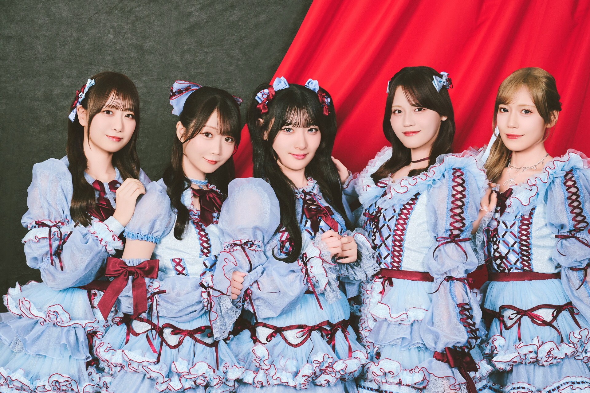 LOVE「劇薬中毒」インタビュー｜ダークで切ない楽曲こそが私たちの得意