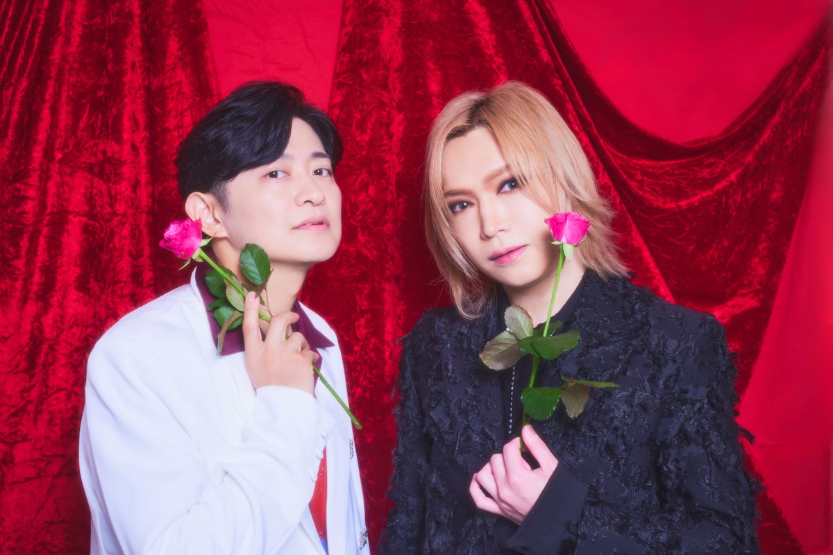 左から下野紘、鬼龍院翔。